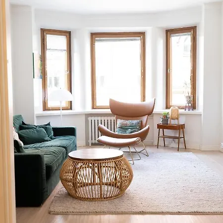 2ndhomes Luxurious 144 M2 Stylish 3 Bedroom Center Apartment Helsinki
